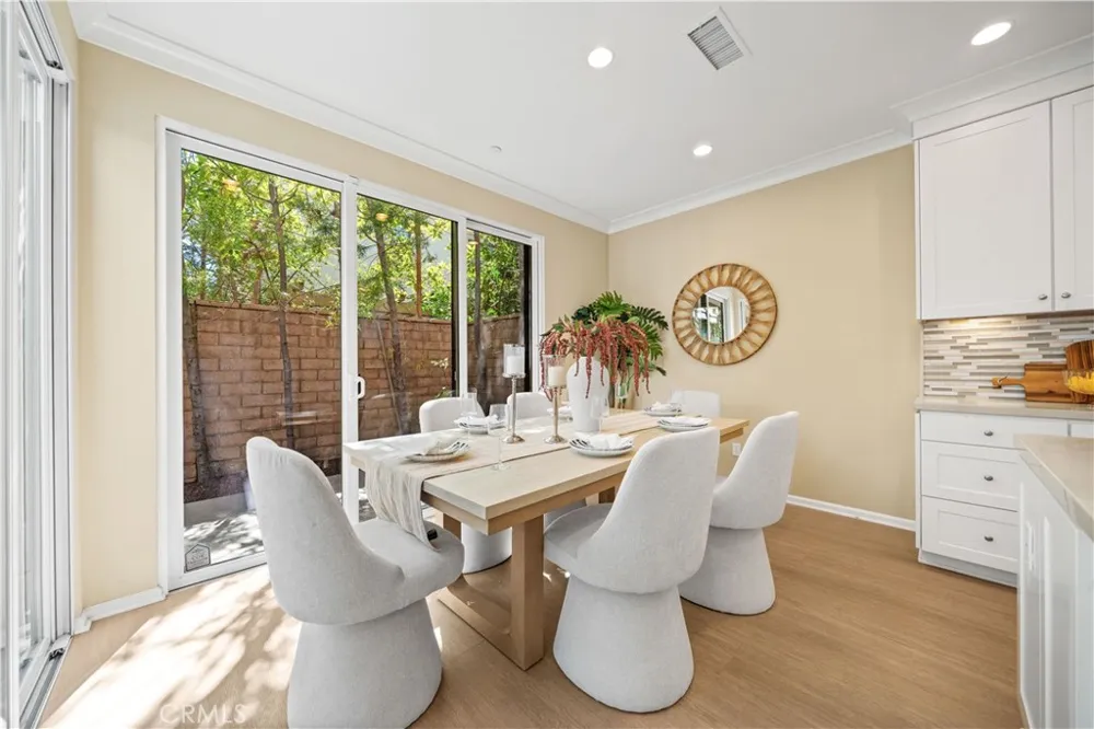 190 Crescent Moon Irvine, CA 92602