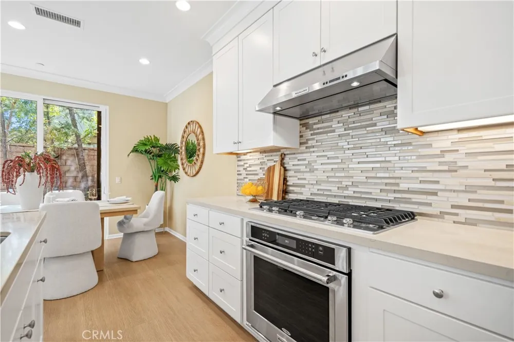 190 Crescent Moon Irvine, CA 92602