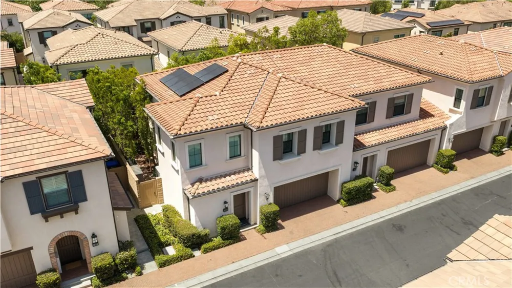 190 Crescent Moon Irvine, CA 92602