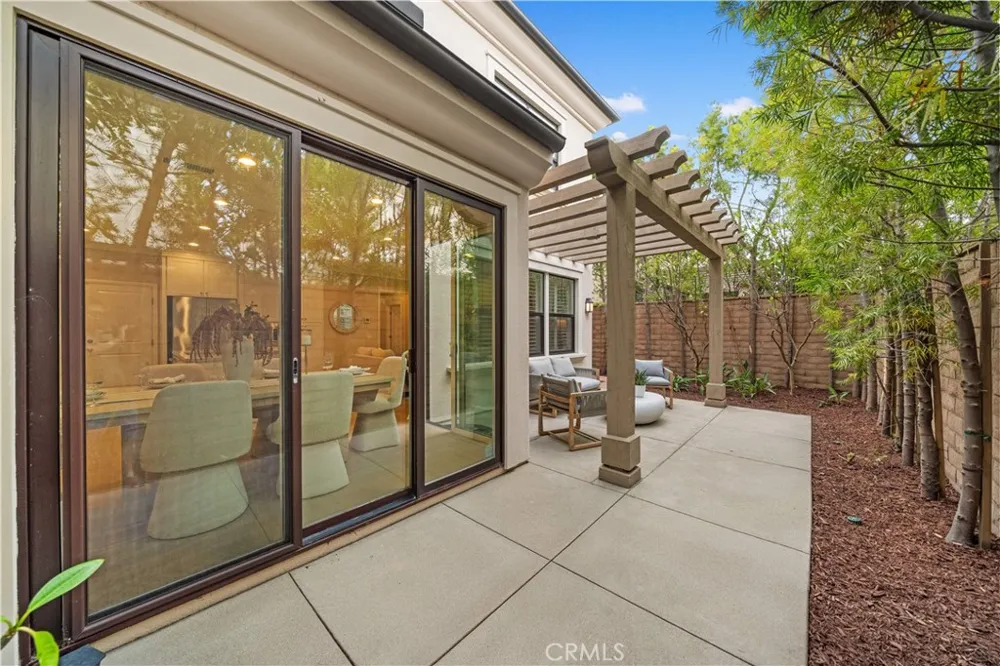 190 Crescent Moon Irvine, CA 92602