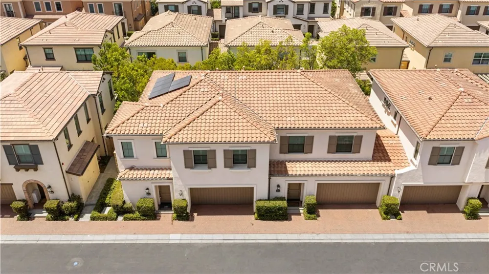 190 Crescent Moon Irvine, CA 92602