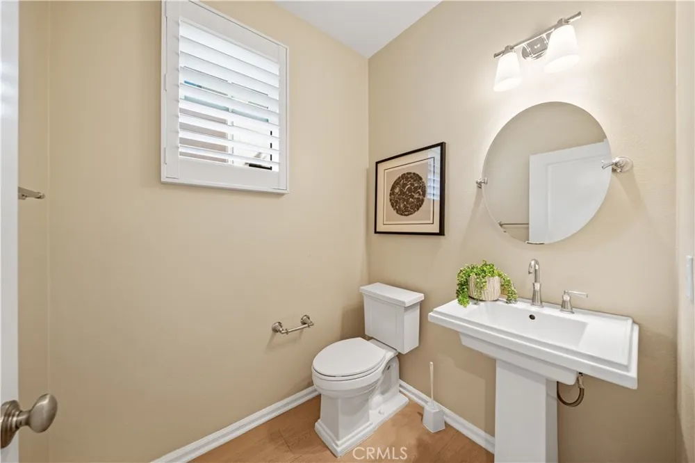 190 Crescent Moon Irvine, CA 92602