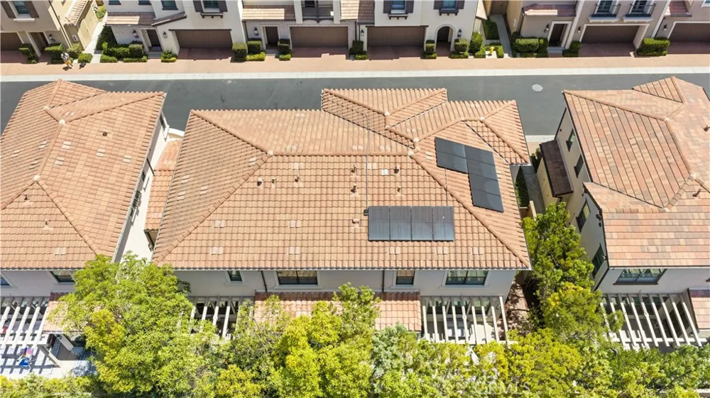 190 Crescent Moon Irvine, CA 92602