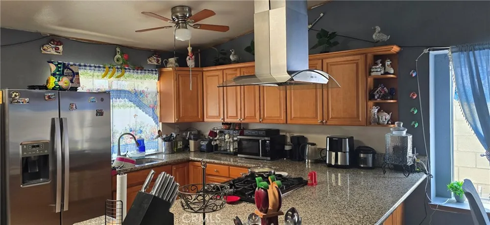 1961 Overland Colton, CA 92324
