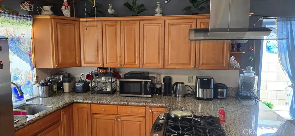 1961 Overland Colton, CA 92324