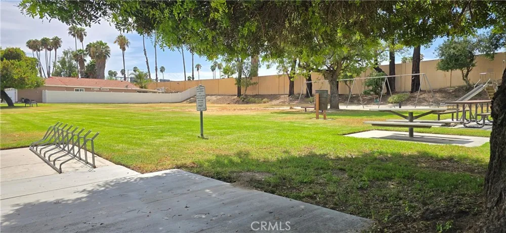 1961 Overland Colton, CA 92324