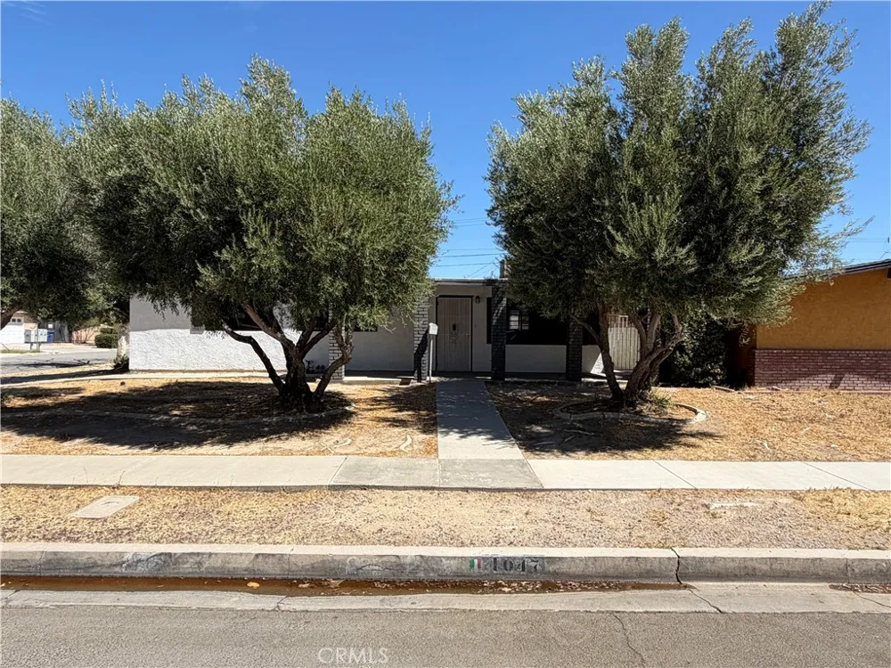 1047 W Avenue H6 Lancaster, CA 93534