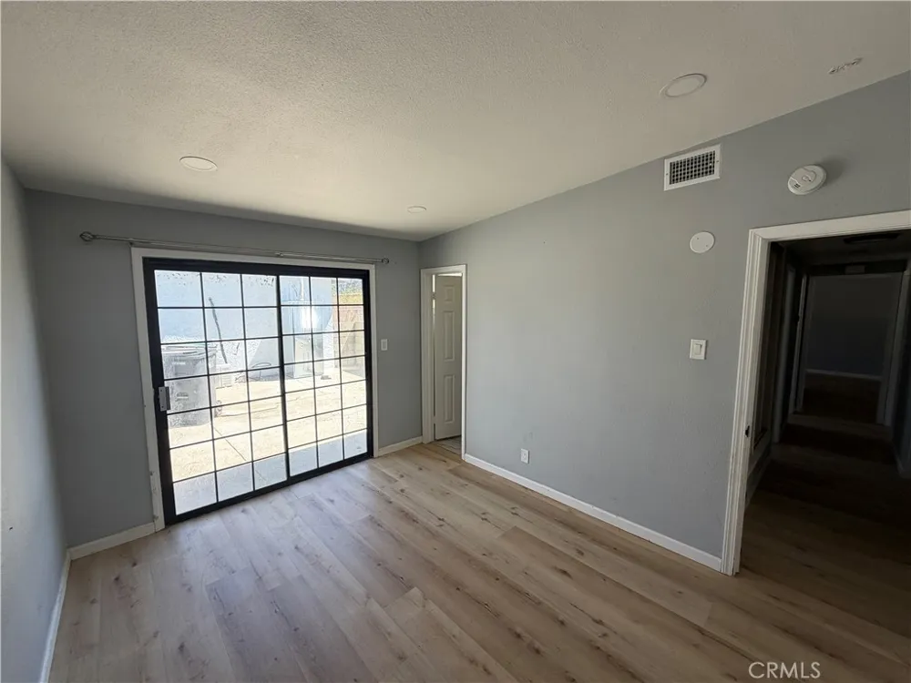 1047 W Avenue H6 Lancaster, CA 93534