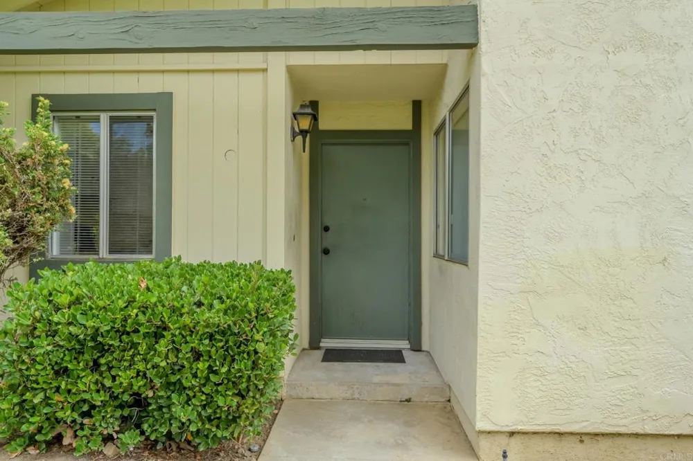 261 Parkside Escondido, CA 92026