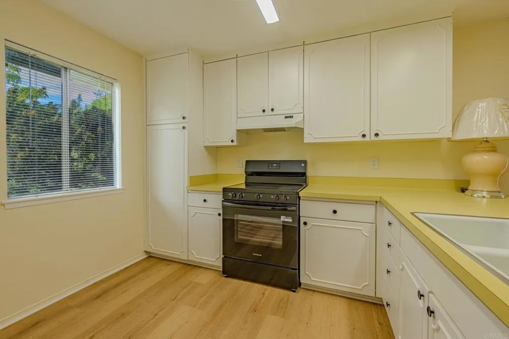 261 Parkside Escondido, CA 92026