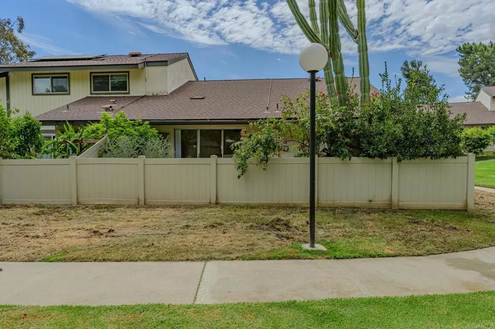 261 Parkside Escondido, CA 92026