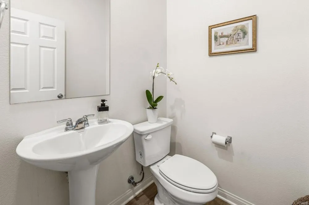 1374 Palo Verde Vista, CA 92083