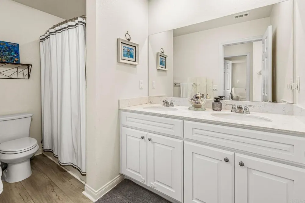 1374 Palo Verde Vista, CA 92083