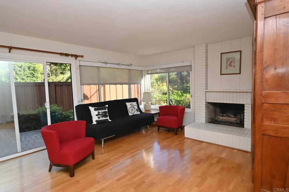 1881 Caminito Velez La Jolla, CA 92037