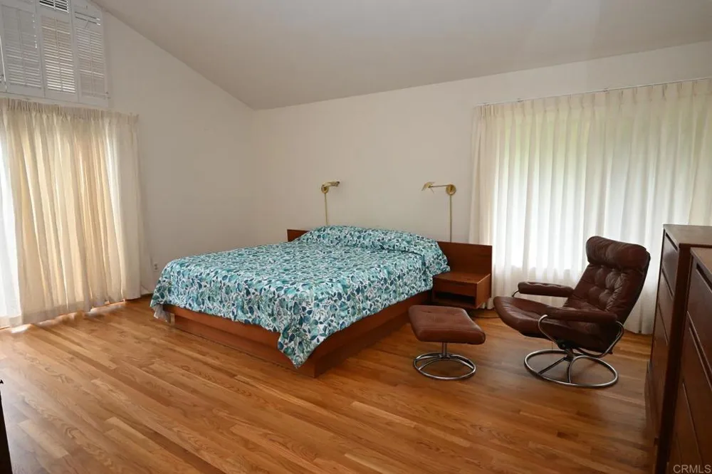1881 Caminito Velez La Jolla, CA 92037