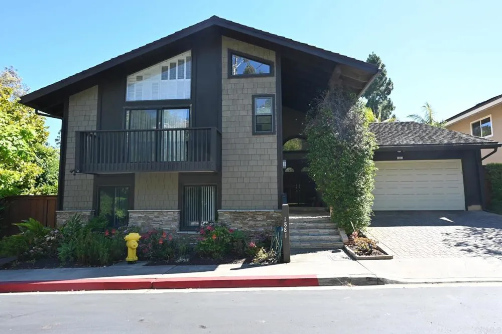 1881 Caminito Velez La Jolla, CA 92037