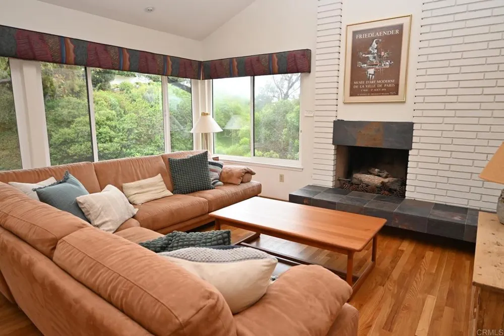1881 Caminito Velez La Jolla, CA 92037