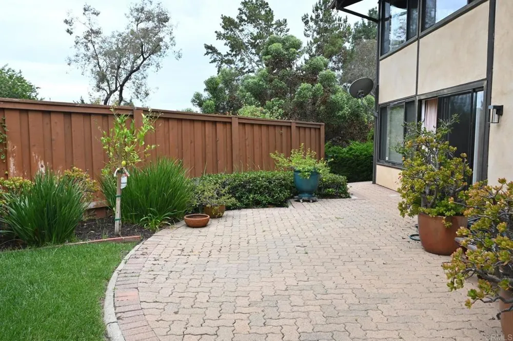 1881 Caminito Velez La Jolla, CA 92037