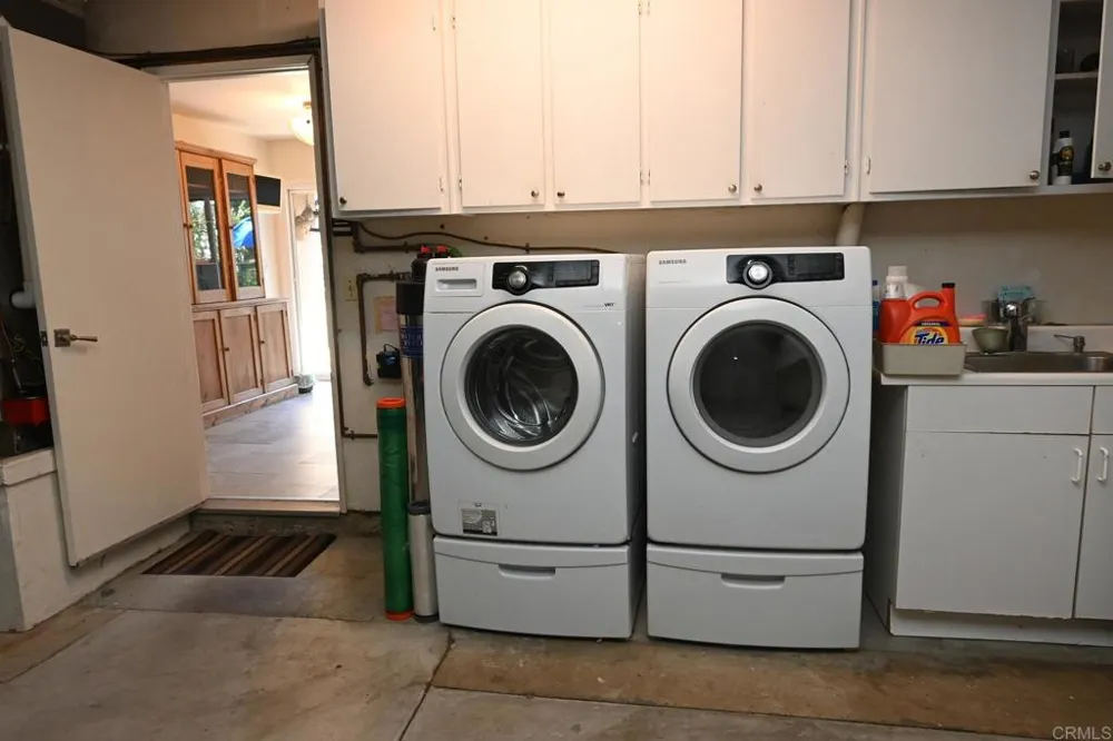 1881 Caminito Velez La Jolla, CA 92037