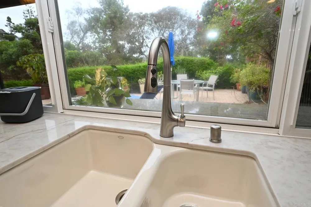 1881 Caminito Velez La Jolla, CA 92037