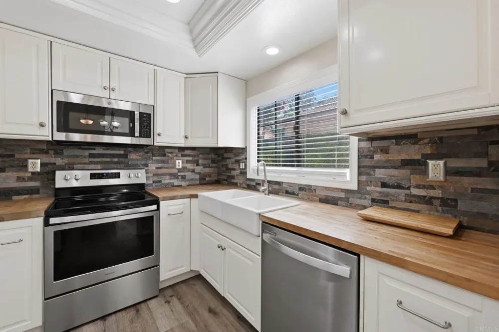3534 Ridgewood Way Carlsbad, CA 92010