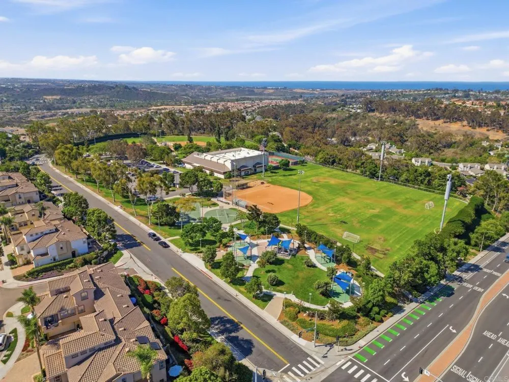 3534 Ridgewood Way Carlsbad, CA 92010