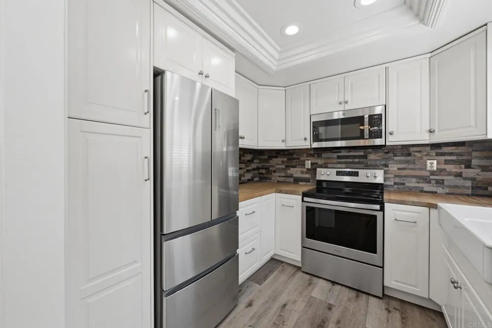 3534 Ridgewood Way Carlsbad, CA 92010