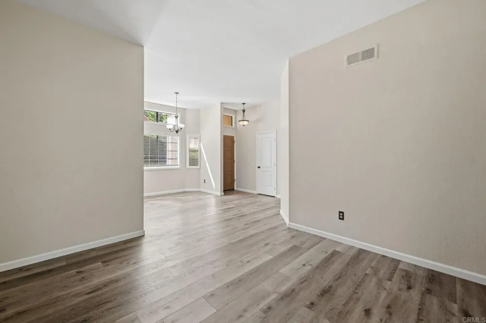 3534 Ridgewood Way Carlsbad, CA 92010