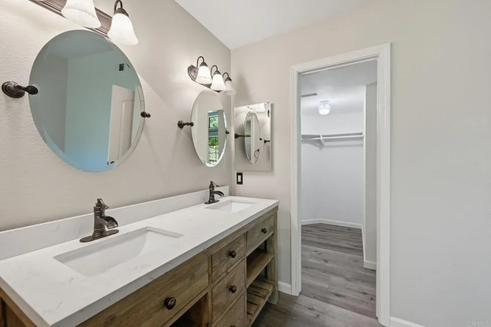 3534 Ridgewood Way Carlsbad, CA 92010