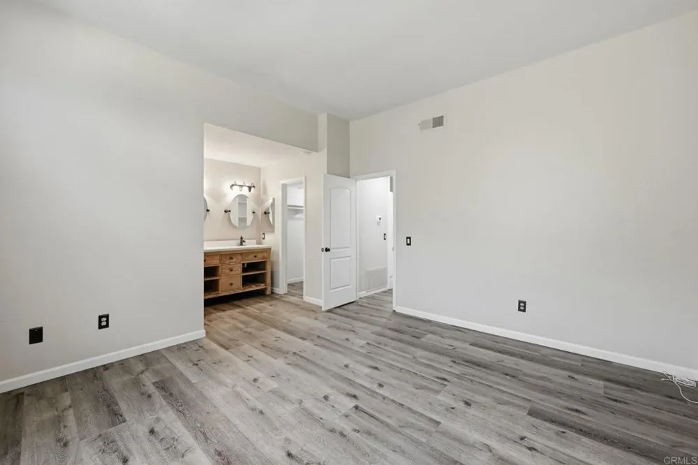 3534 Ridgewood Way Carlsbad, CA 92010