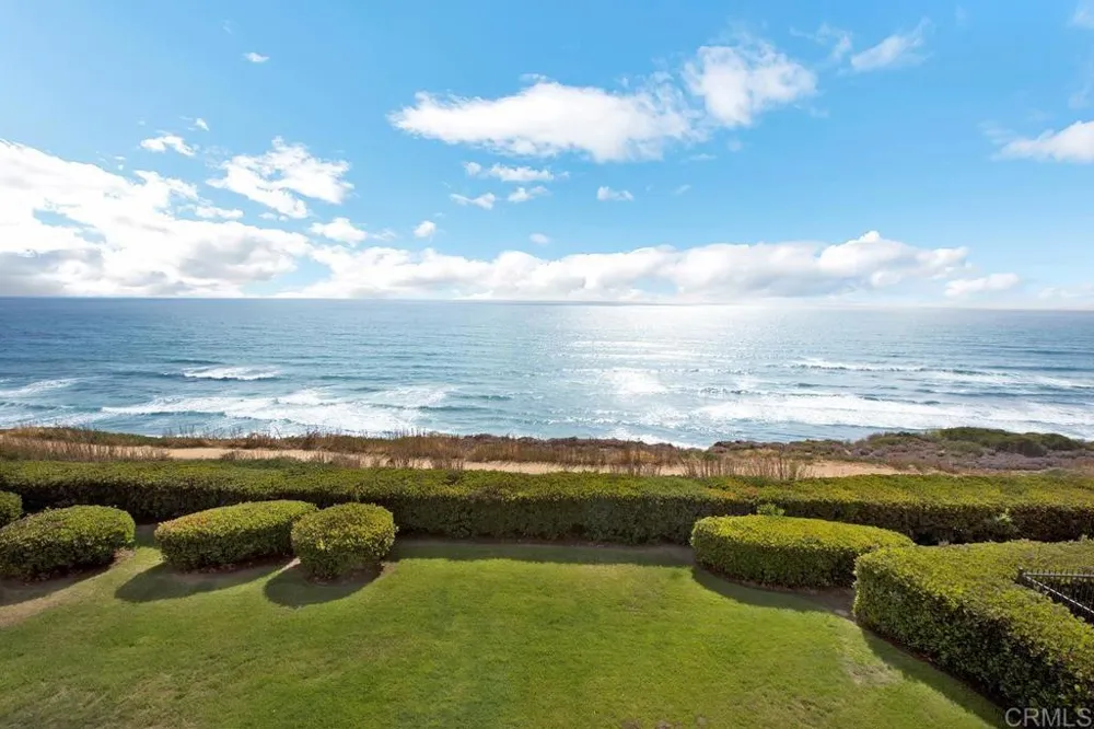 424 Stratford Court #A21 Del Mar, CA 92014