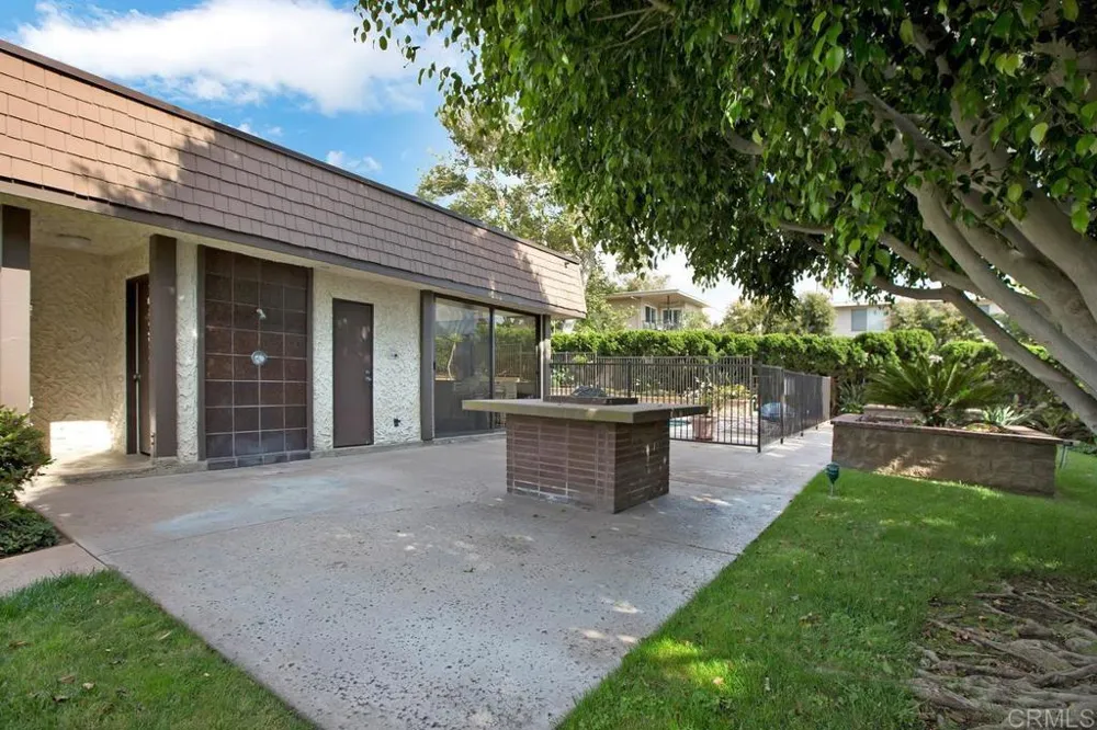 424 Stratford Court #A21 Del Mar, CA 92014