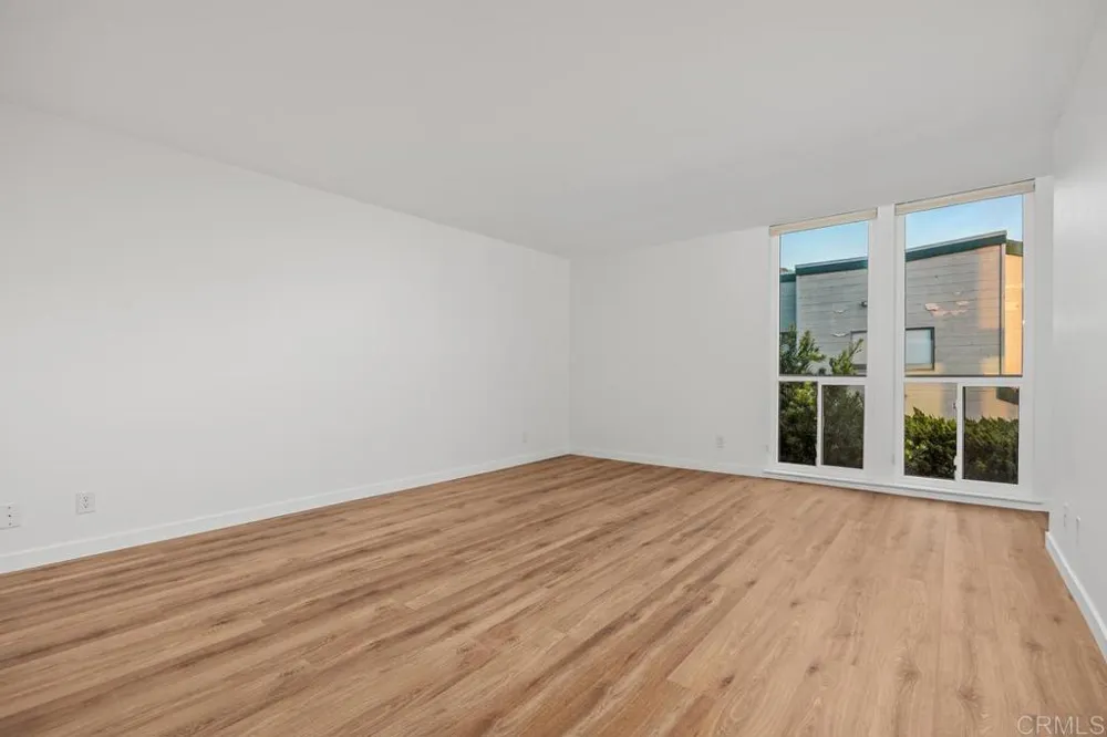 424 Stratford Court #A21 Del Mar, CA 92014