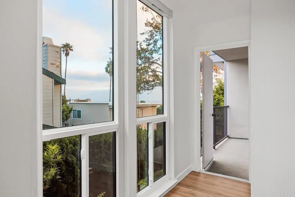 424 Stratford Court #A21 Del Mar, CA 92014