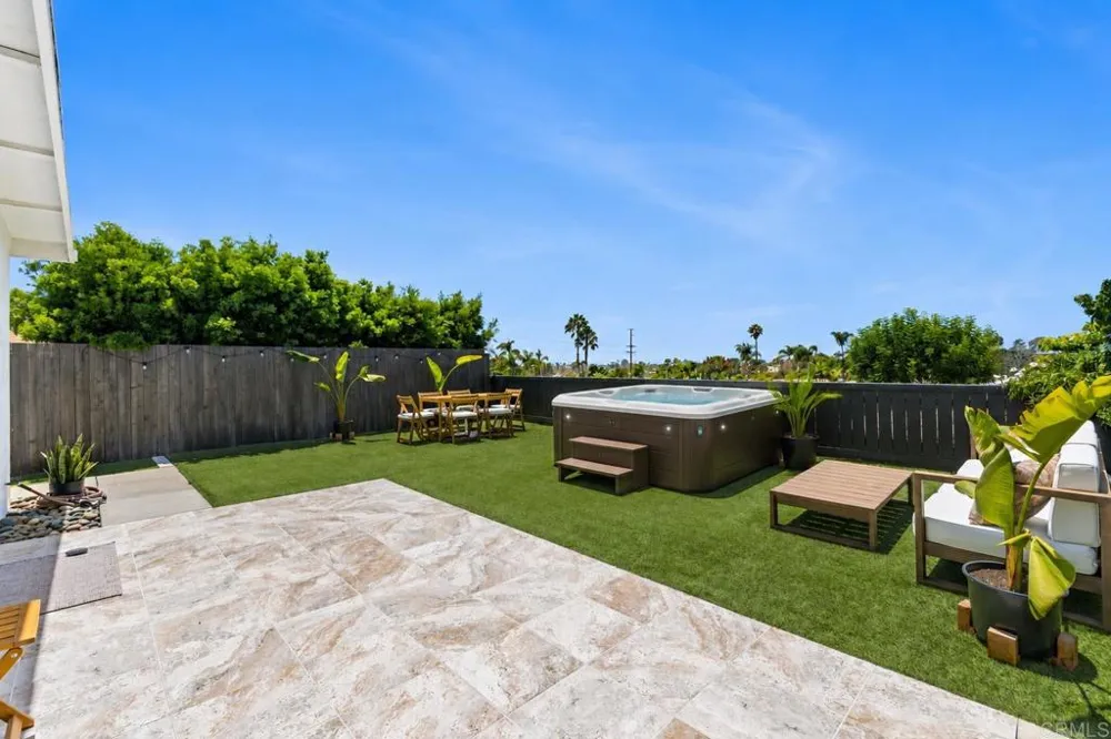 212 Gloxina St Encinitas, CA 92024