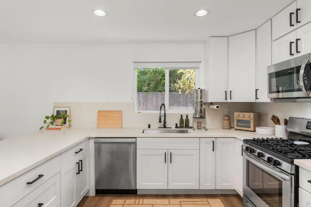 212 Gloxina St Encinitas, CA 92024