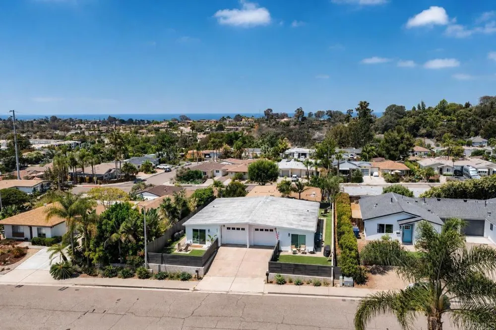 212 Gloxina St Encinitas, CA 92024