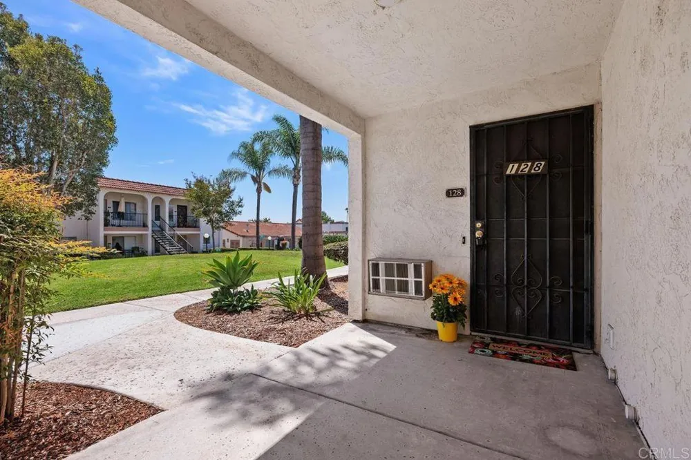 128 Candice Place Vista, CA 92083