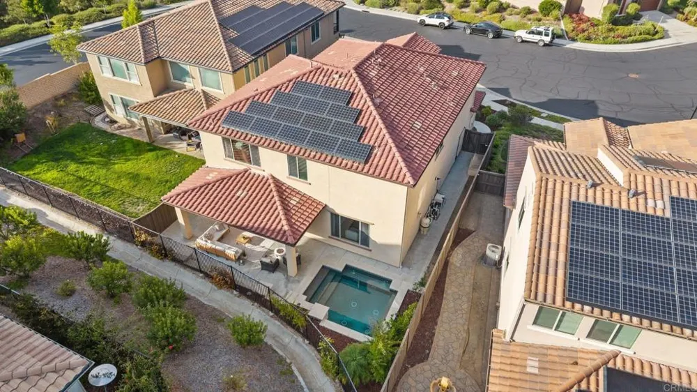 261 Flores Lane Vista, CA 92083