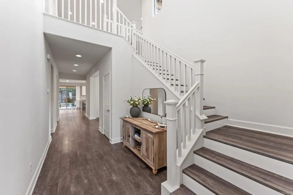 261 Flores Lane Vista, CA 92083