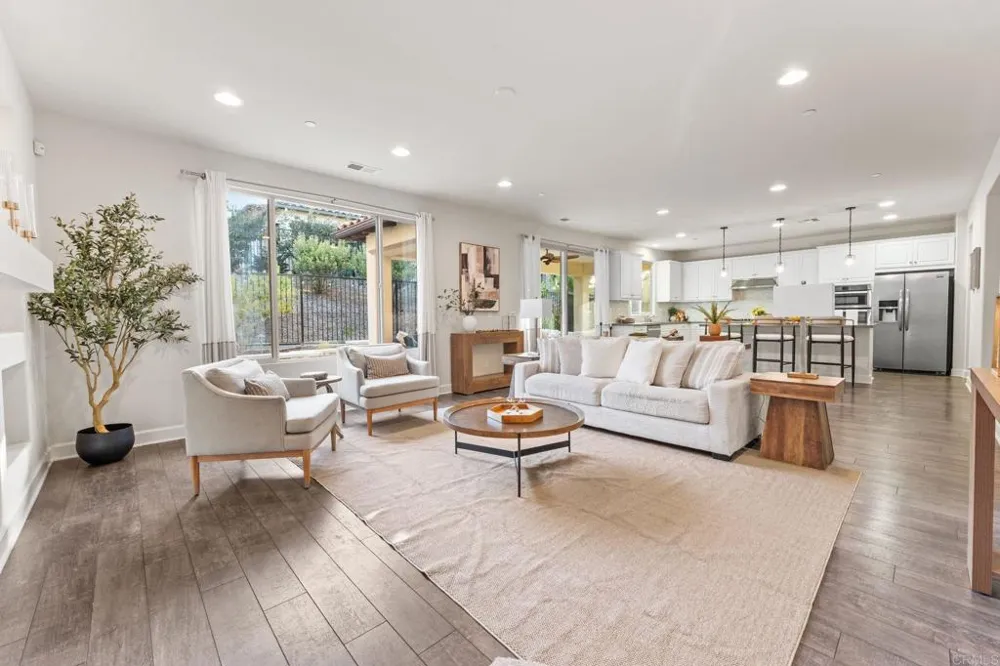 261 Flores Lane Vista, CA 92083
