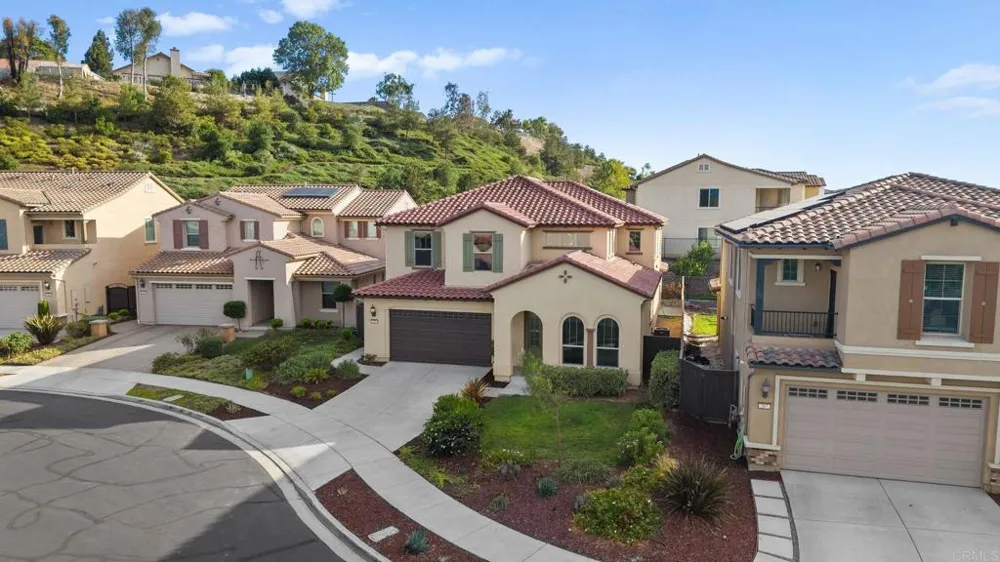 261 Flores Lane Vista, CA 92083
