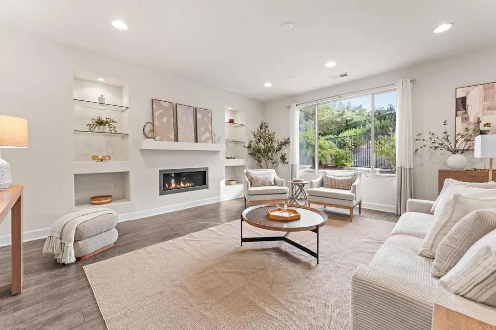 261 Flores Lane Vista, CA 92083