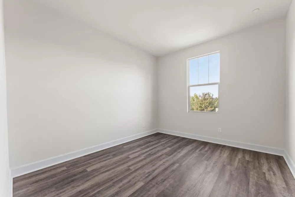 261 Flores Lane Vista, CA 92083