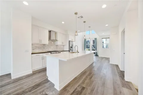 1658 Topanga