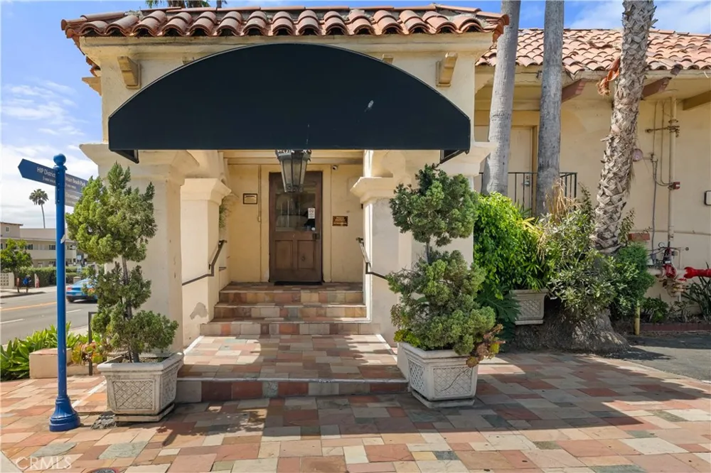 696 S Coast Laguna Beach, CA 92651