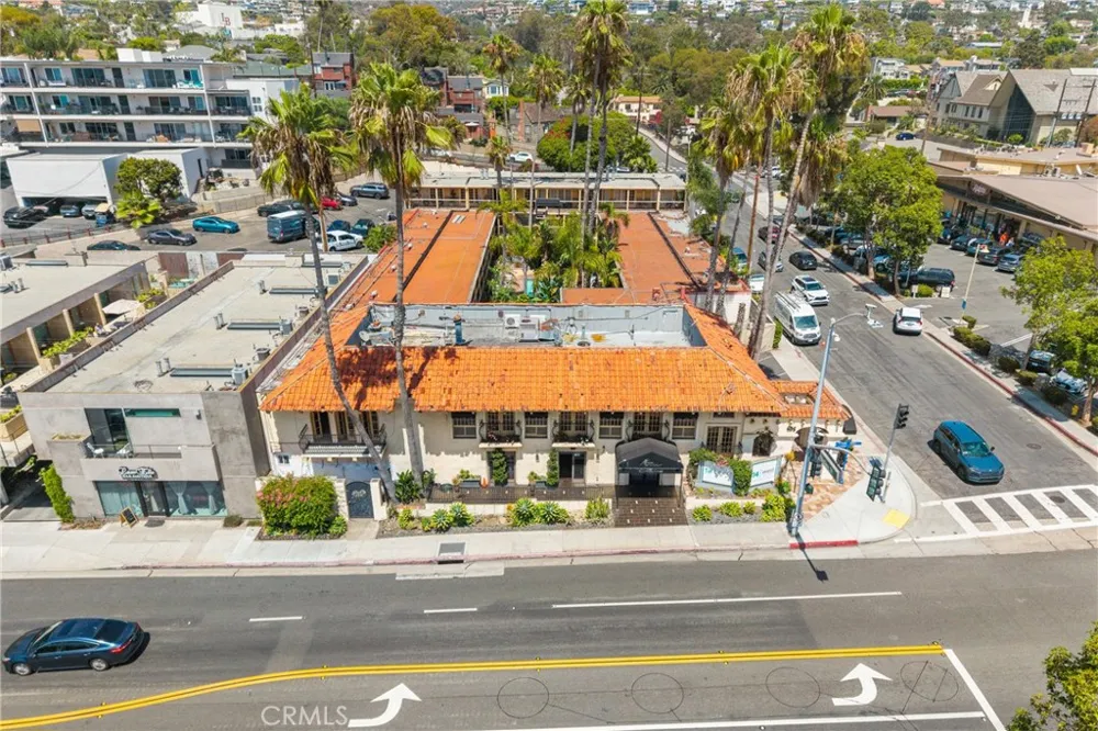 696 S Coast Laguna Beach, CA 92651