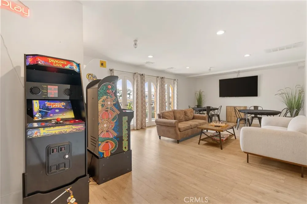 696 S Coast Laguna Beach, CA 92651