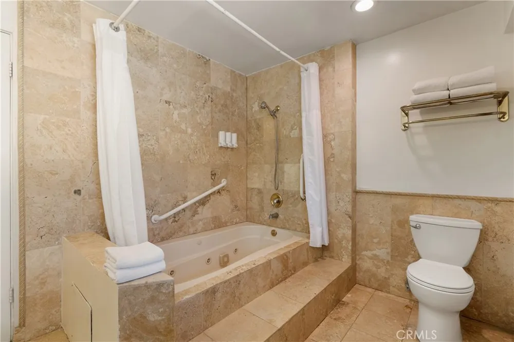 696 S Coast Laguna Beach, CA 92651