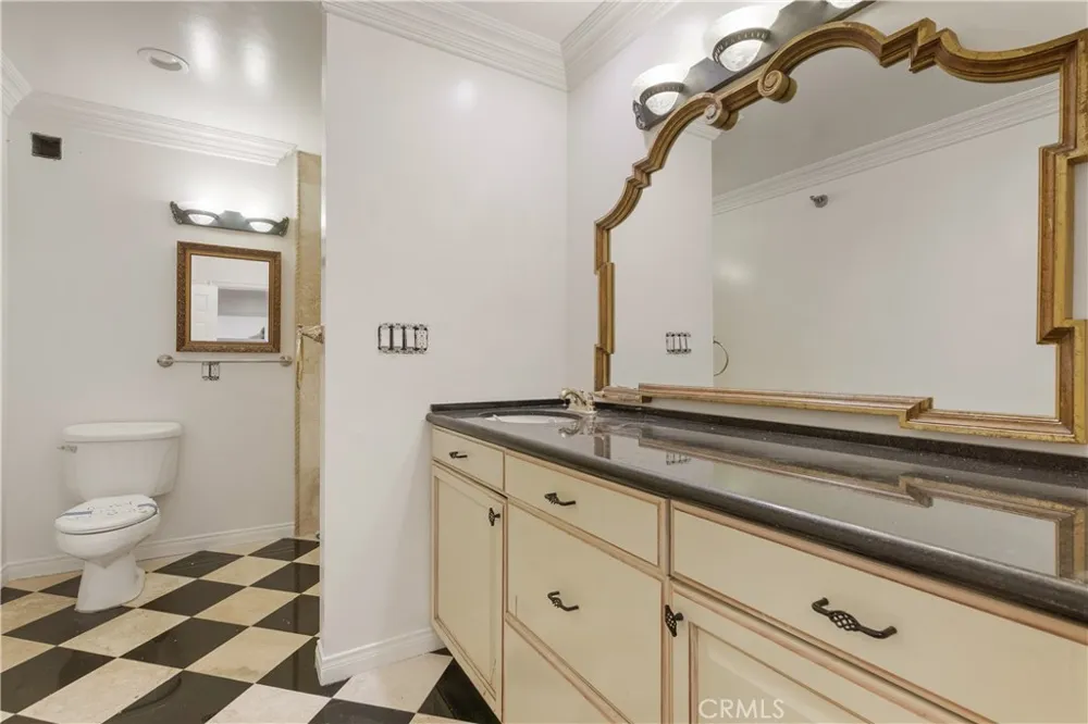 696 S Coast Laguna Beach, CA 92651